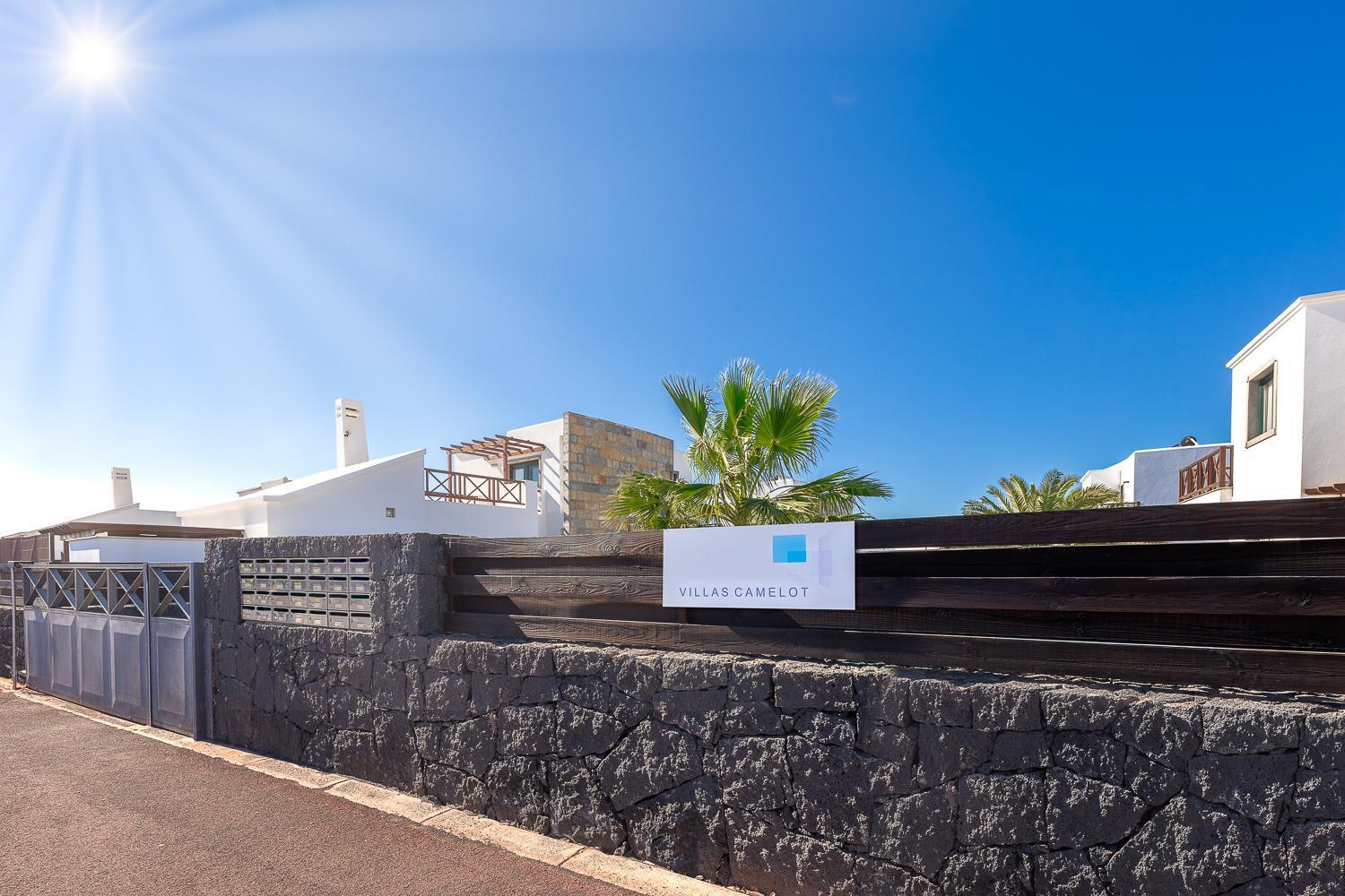 Camelot Holiday Homes By Livvo Playa Blanca (Lanzarote) Exterior foto
